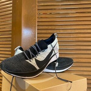 Nike Zoom Fly Flyknit Oreo Size 11.5 BV6103-001 Running